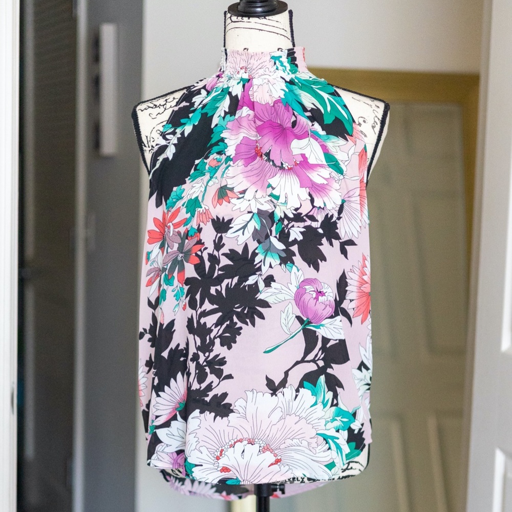 NEW YORK AND CO TANK TOP SMALL